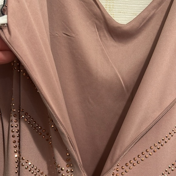 Beautiful dusty rose colored dress with v neck - NWOT - Picture 8 of 9